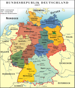 Karte der Bundesrepublik mit 16 Bundesländern seit der Wiedervereinigung Deutsche Einheit