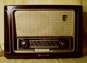 Röhrenradio von GRUNDIG