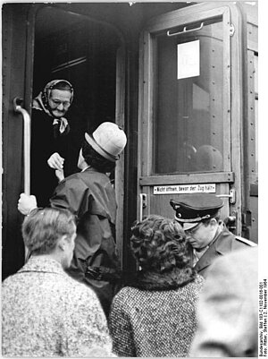 DDR Reisefreiheit Rentner dürfen ab 1964 von der DDR in die BRD reisen