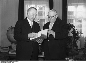 Adenauer und Ludwig Erhard 1956