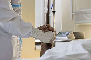 Patient mit Corona COVID-19 Symptome