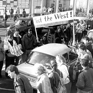 Test the West Die Mauer ist offen