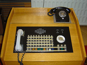 Telefonanlage im Büro von Erich Mielke Staatssicherheit DDR