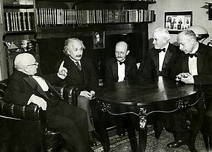 Albert Einstein und Max Planck Treffen von Nobelpreisträgern aus Deutschland