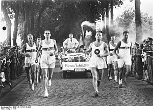 Fackellauf mit dem Olympischen Feuer