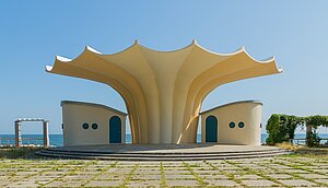 Kurmuschel auf Rügen als Beispiel für Organische Architektur Ulrich Müther Rügen
