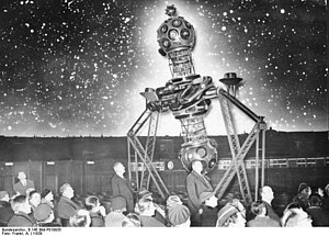 Planetariums-Projektor von Zeiss 1939 Wer hat das Planetarium erfunden?
