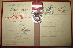Aktivistenausweis als Leistungsanreiz im Wirtschaftssystem der DDR DDR Planwirtschaft