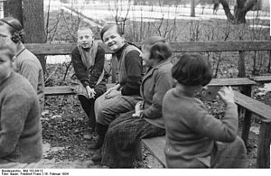 Kinder in der Heilanstalt Schönbrunn