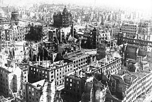 Ausgebombtes Dresden