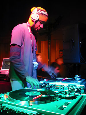 DJ Spooky DJs