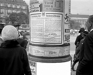 Preußenschlag 1932 Notverordnung des Reichspräsidenten auf eienr Litfaßsäule