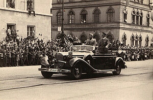 Hitler und Mussolini gemeinsam bei einem Auftritt in München
