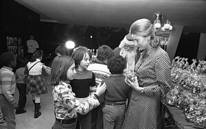 1975