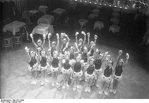 Was ist eine Revue? Revue Theater