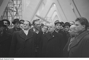 DDR Präsident Präsident der DDR beim Messerundgang