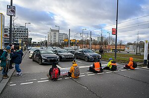 Blockade-Aktion der Letzten Generation in Berlin Letzte Generation