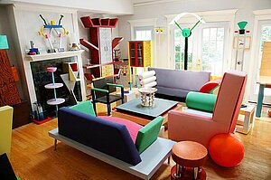Möbel der Memphis Group 80er Jahre Design