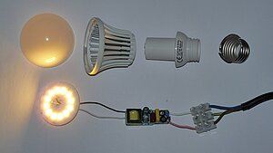 LED-Leuchtmittel zerlegt LED Teile