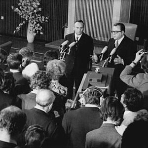 Ostverträge 1972 Pressekonferenz zum Grundlagenvertrag