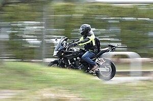 Motorradhelm Gesetz